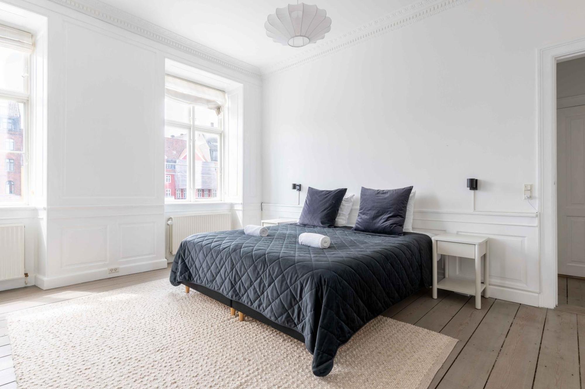 Chic Flat In Vibrant Area By Canals Apartment